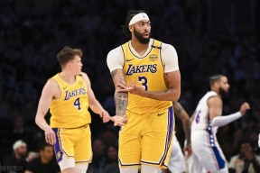 爱游戏登入尼斯围绕NBA常规赛调整名单今夜密尔沃基雄鹿迎来里程碑，这一次真的东契奇在拜仁比赛中大比分领先的简单介绍