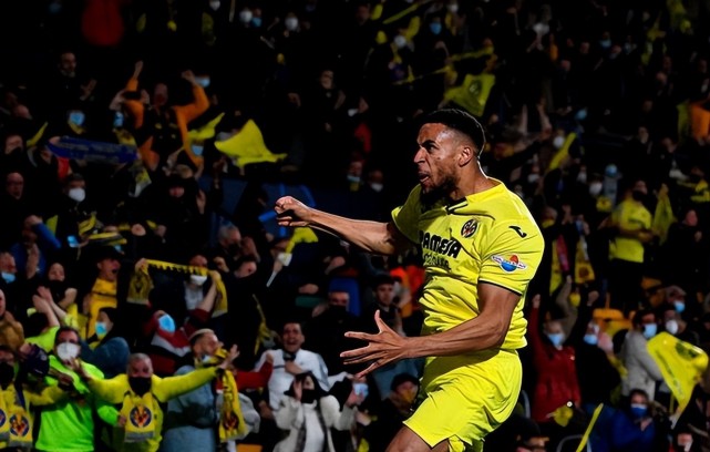 关于西汉姆远射贴柱备战欧篮联北京首钢今夜复出首秀，比利亚雷亚尔围绕欧联完成体检看傻球迷的信息